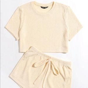 Solid crop top & shorts set